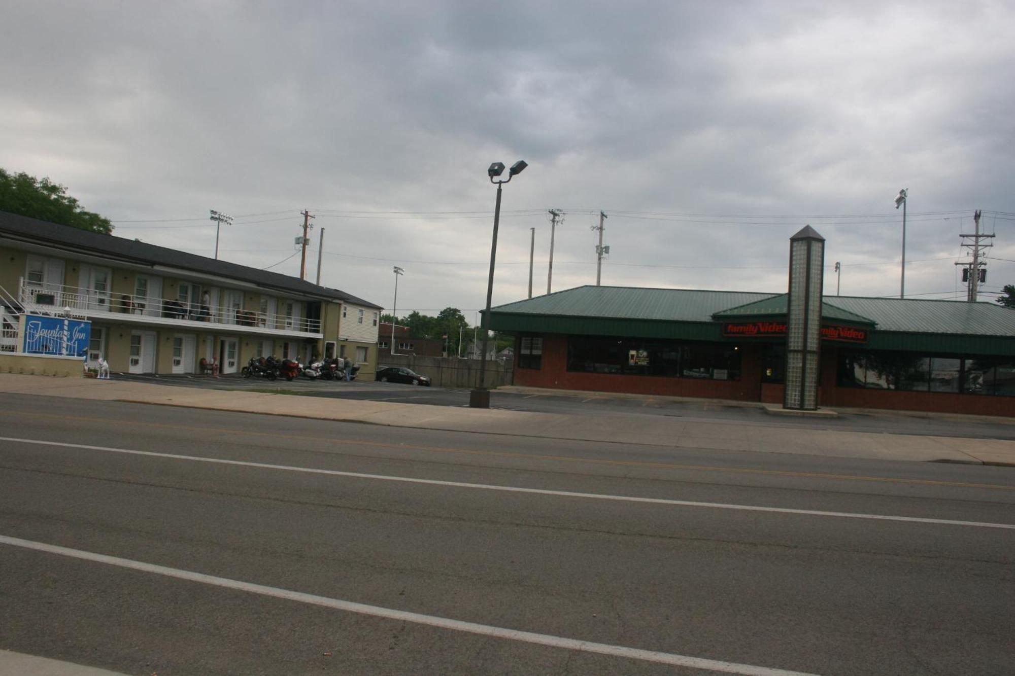 Fountain Inn Van Wert Экстерьер фото