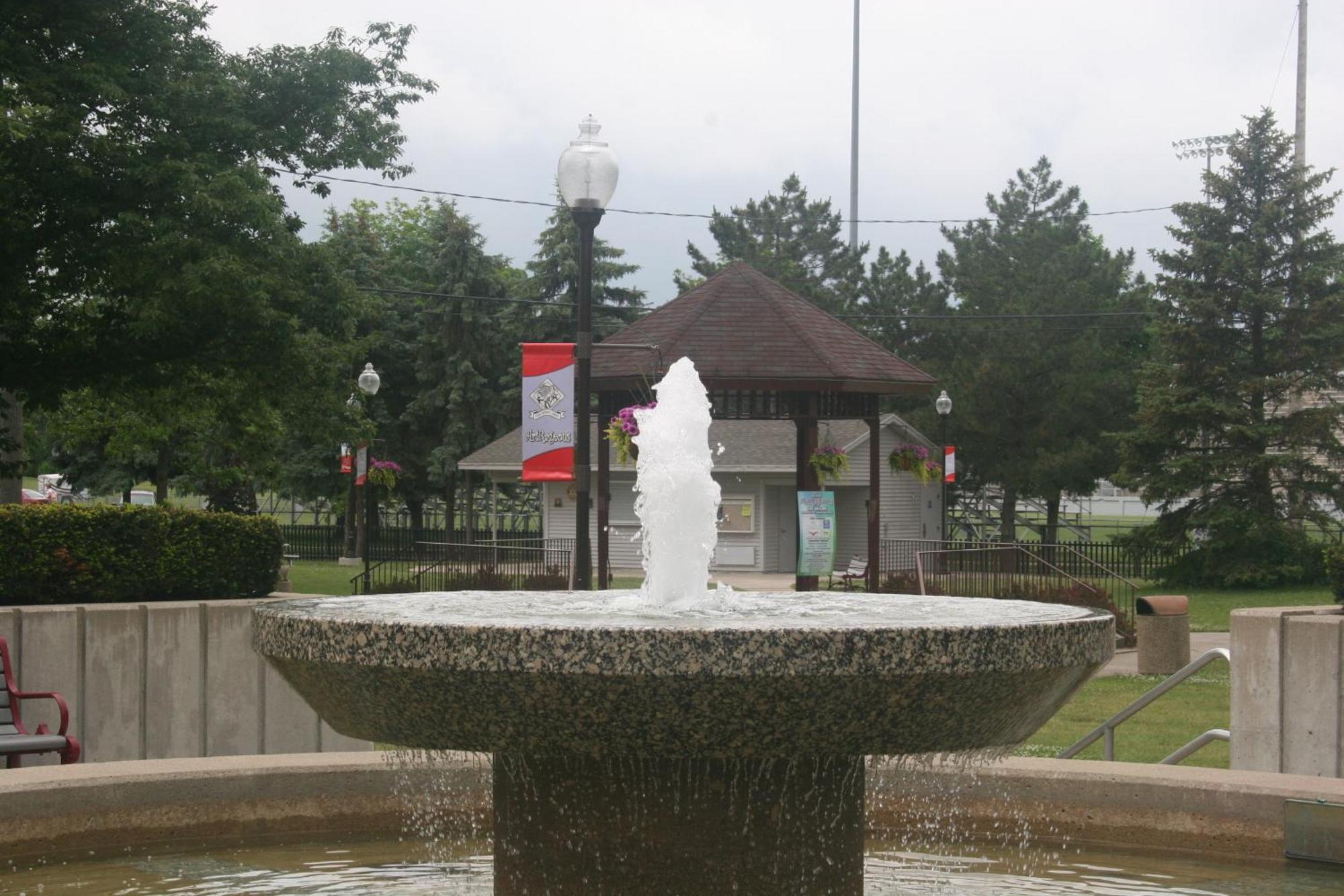 Fountain Inn Van Wert Экстерьер фото