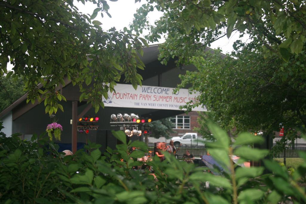 Fountain Inn Van Wert Экстерьер фото